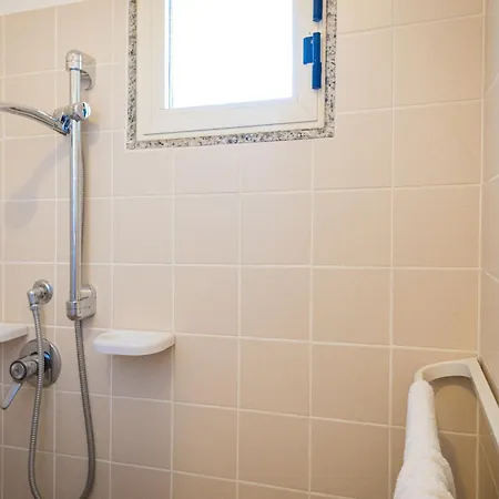 Piscina 5 5 Bagni Vicino Otranto M650 Muro Leccese