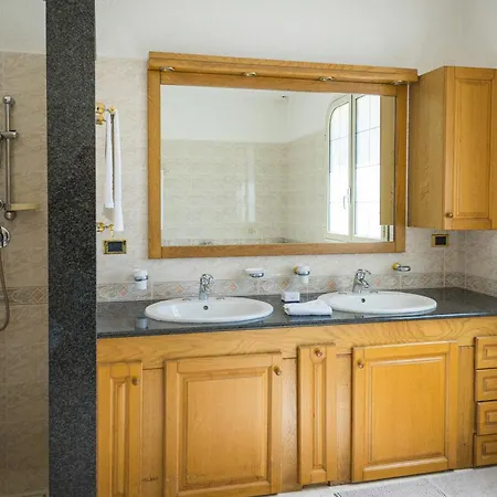 Villa Piscina 5 5 Bagni Vicino Otranto M650 *
